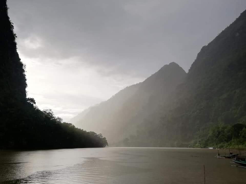 Ou River House Nong Khiaw Екстер'єр фото